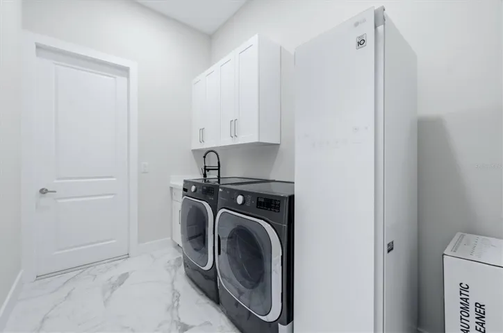 Laundry w/steamer