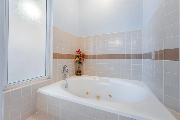 Garden tub