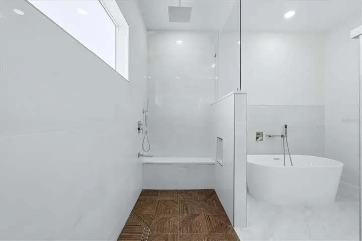 Bench in shower of ensuite