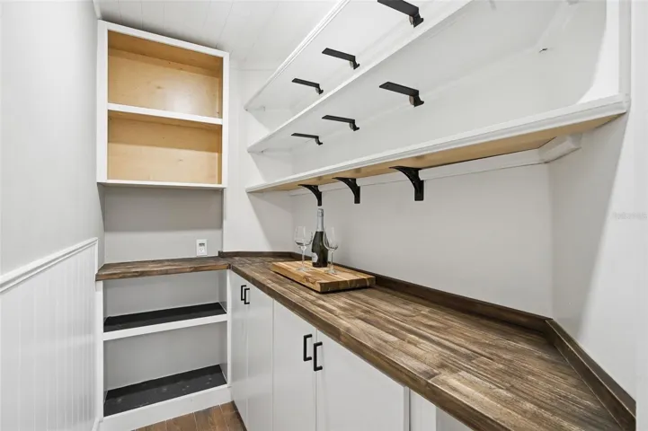 Walk-in pantry