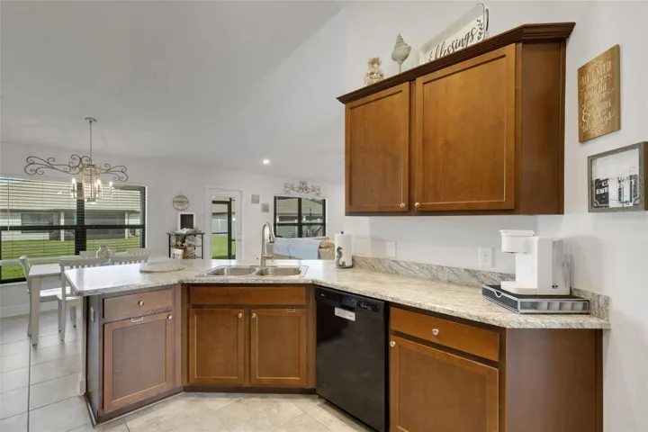 This easy workable layout will make meal prep a breeze.