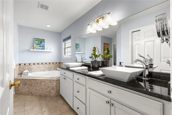 Dual sinks in primary bathroom