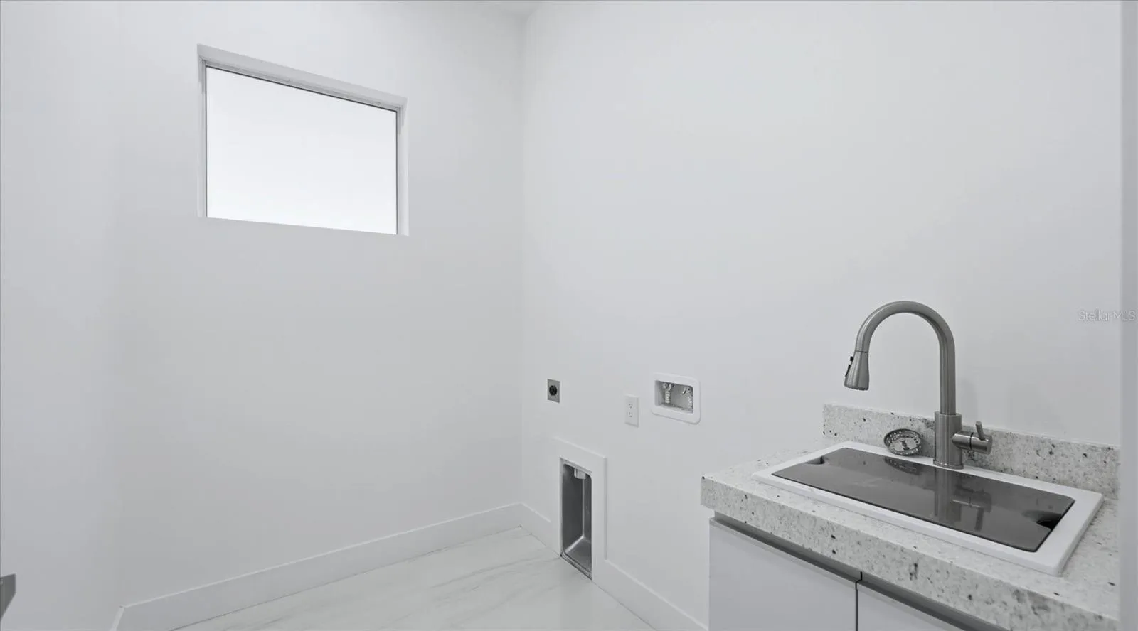 Laundry Room with hookups