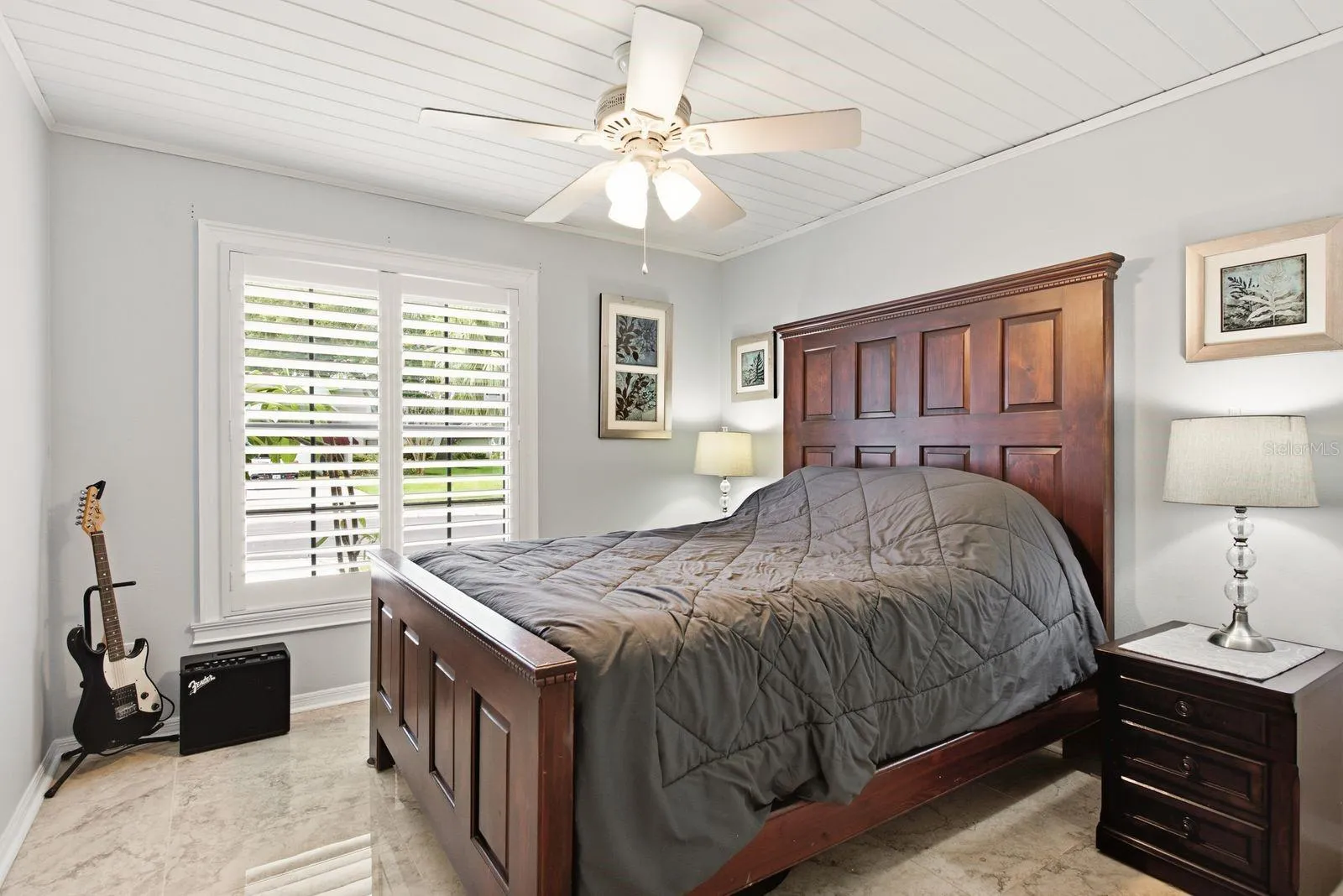 2nd bedroom