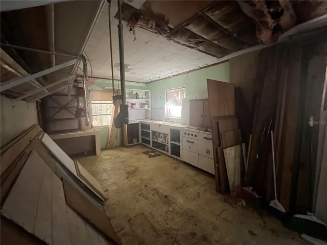 Garage /Possible Living Area