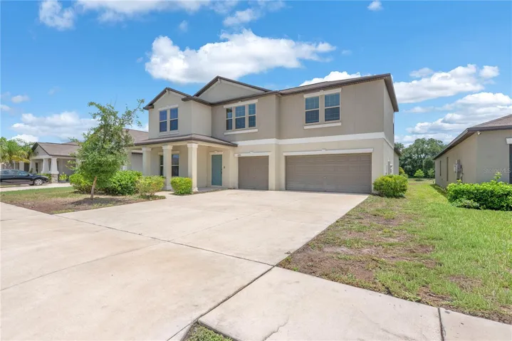 3 car garage is 28' 10