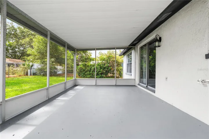 Large Screened in Rear Porch