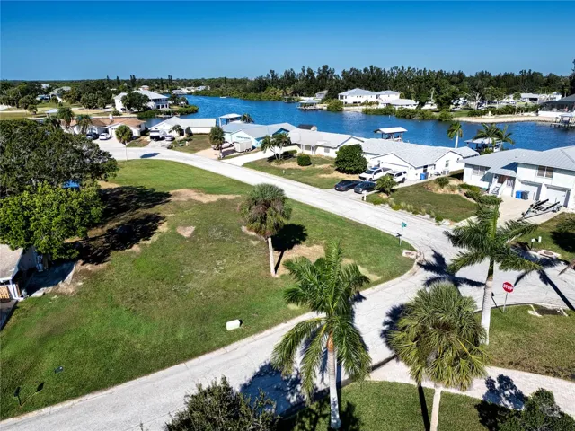 drone photo of the corner lot with view of the Ruskin Inlet