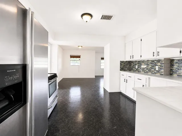 Perfect for Family Gatherings- Dining Room