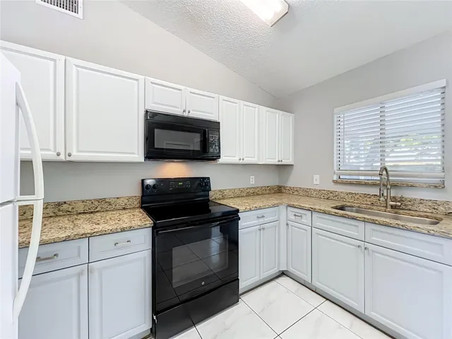12929 Ohio Woods Ln, Orlando FL 32824
