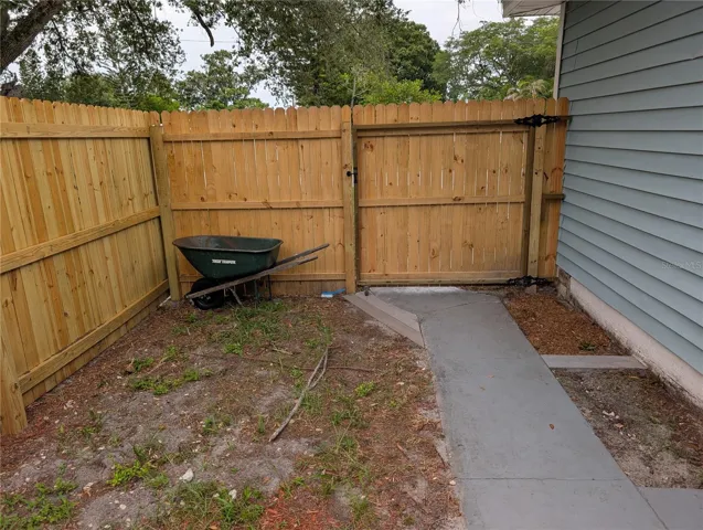 Fully-Fenced Yard