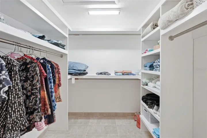 walk-in closet