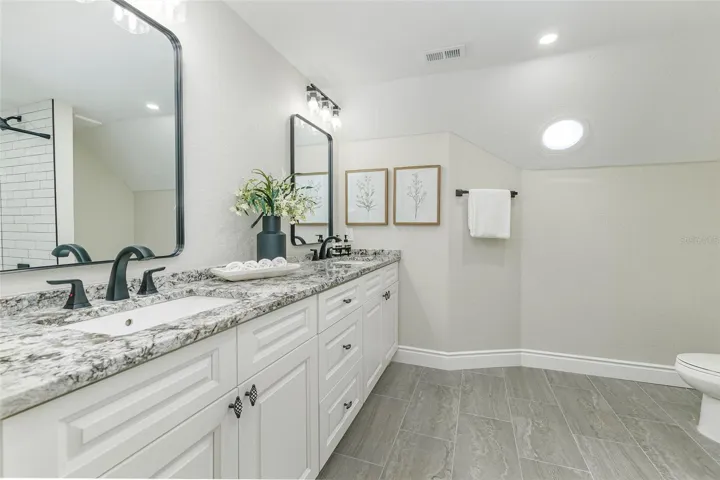HALL BATHROOM- UPSTAIRS