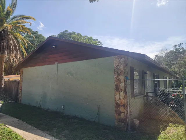 Front of the house 1
