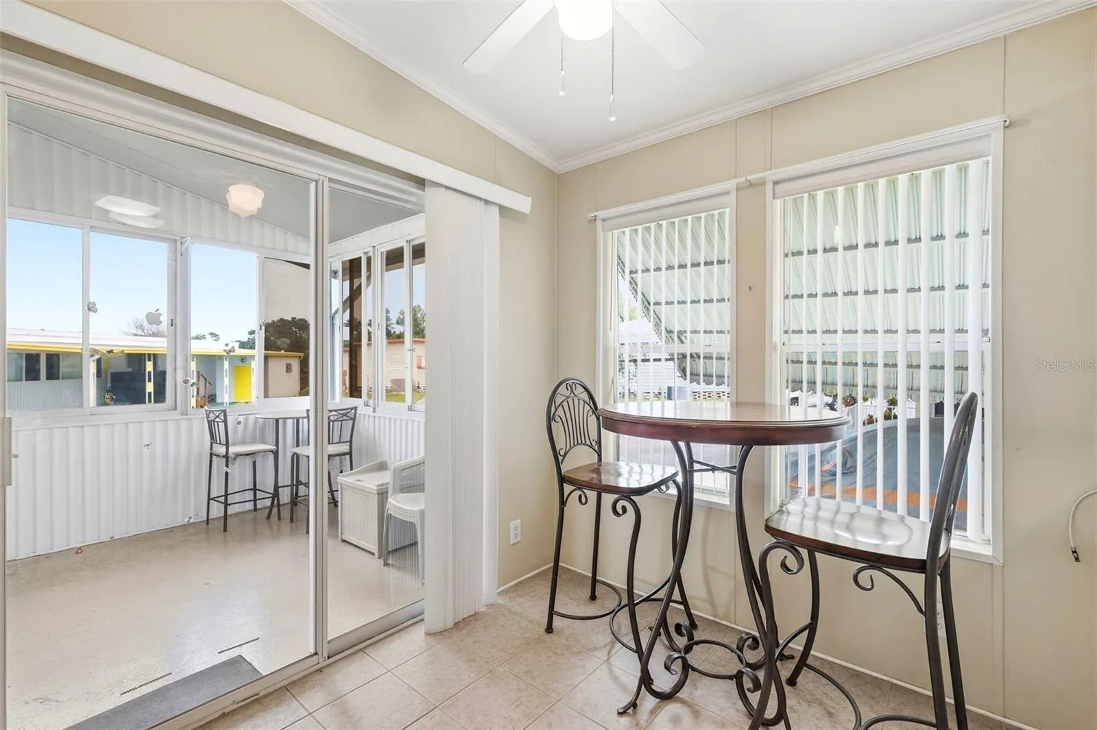 Breakfast nook