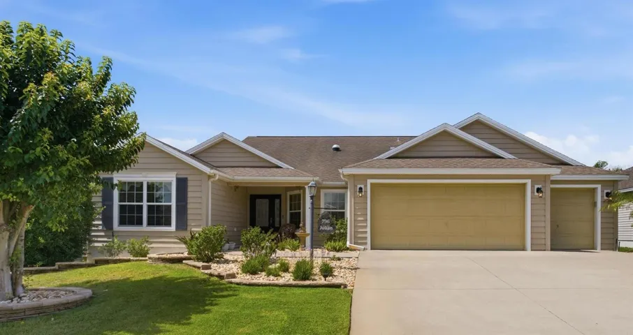 The Villages of Hemingway. This Gardenia Model features 3/2, over 1900 sq ft of living, 2 car garage plus golf cart