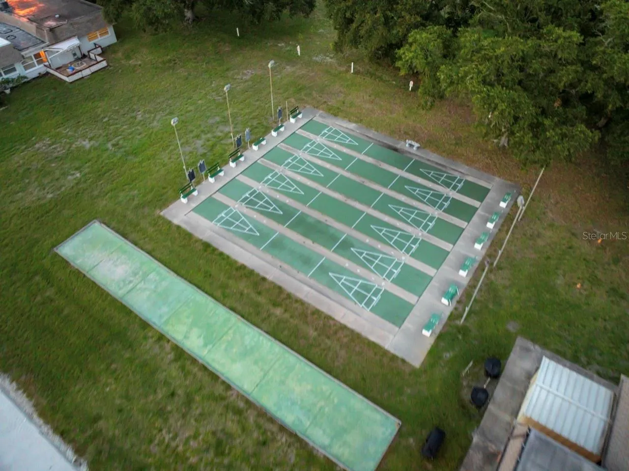 SHUFFLEBOARD COURT