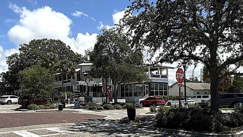 Walkable distance to nearby shopping and restaurants