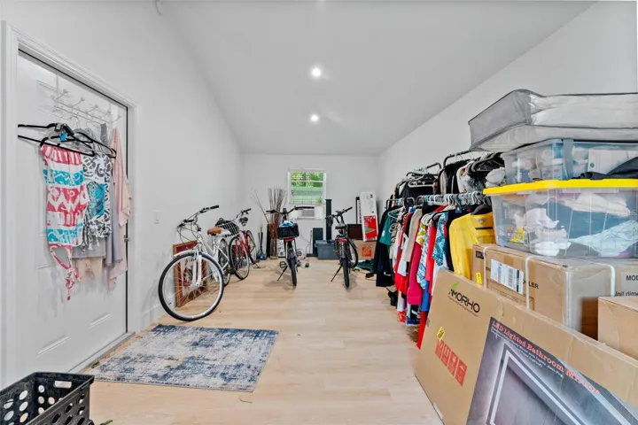 Non staged Detached garage space