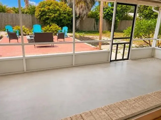 Screened in Porch with Outdoor Patio