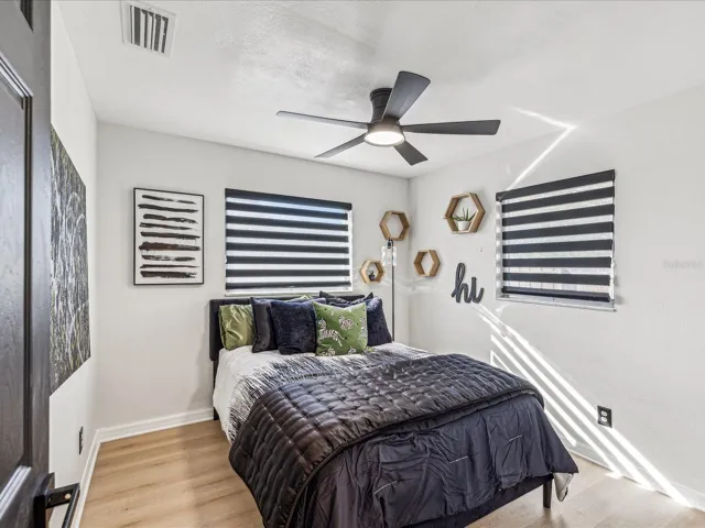 Spacious secondary bedroom with built-in closet