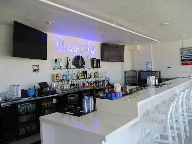 2ND FLOOR BAR AREA