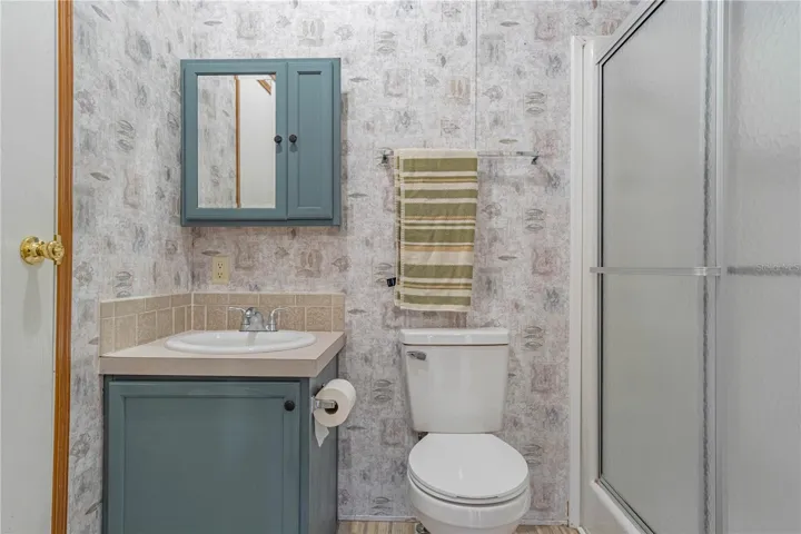 Guest Bath (3rd)