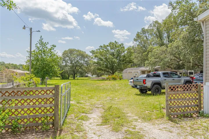Gate to rear yard
