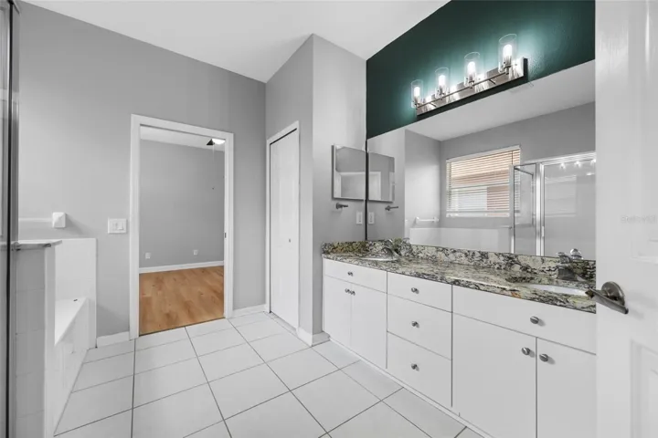 Primary suite bath