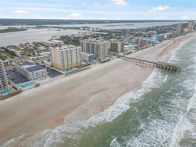 The Atlantic Ocean is only Steps Away
