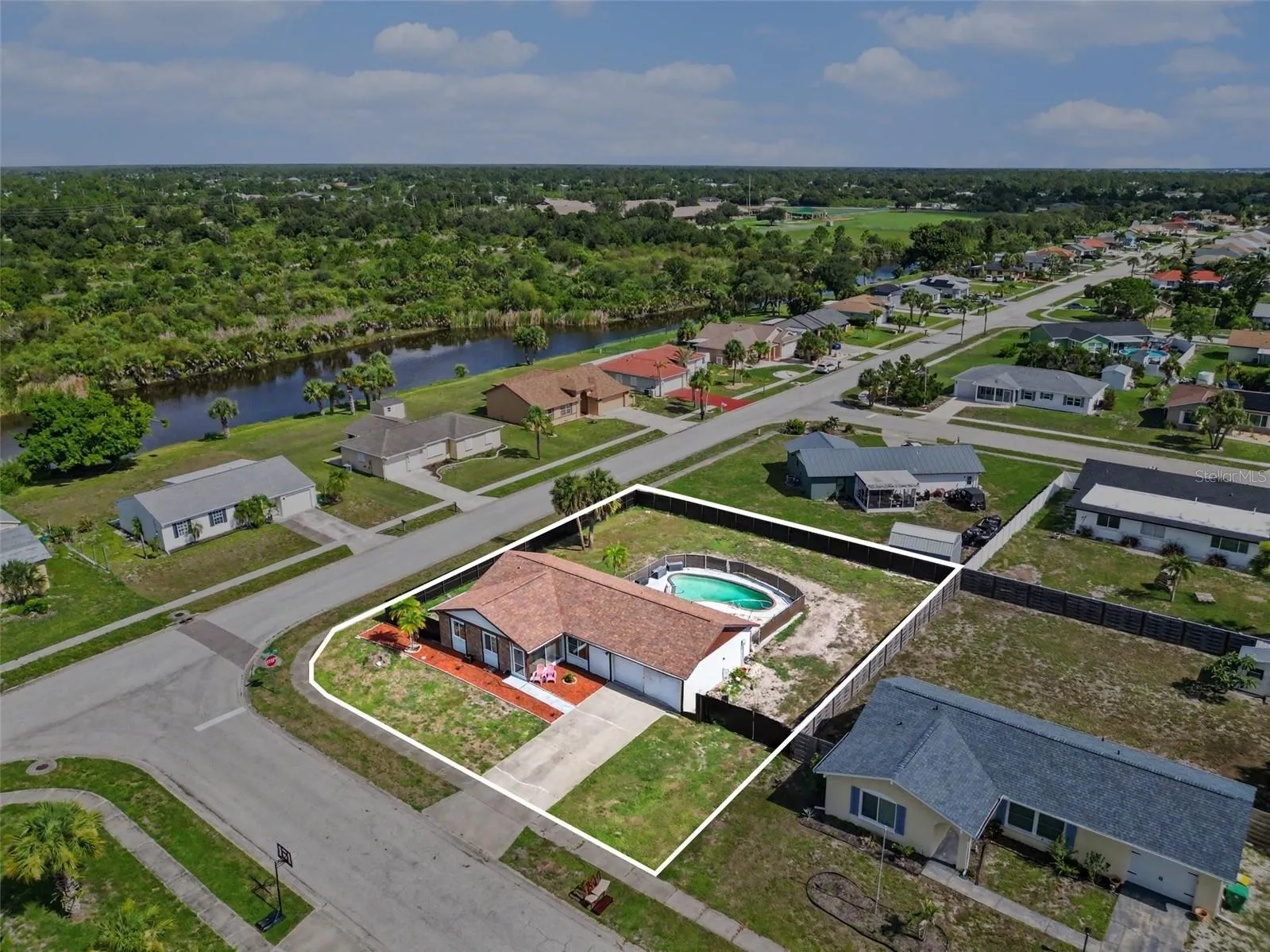 Large corner lot. 0.31 acres