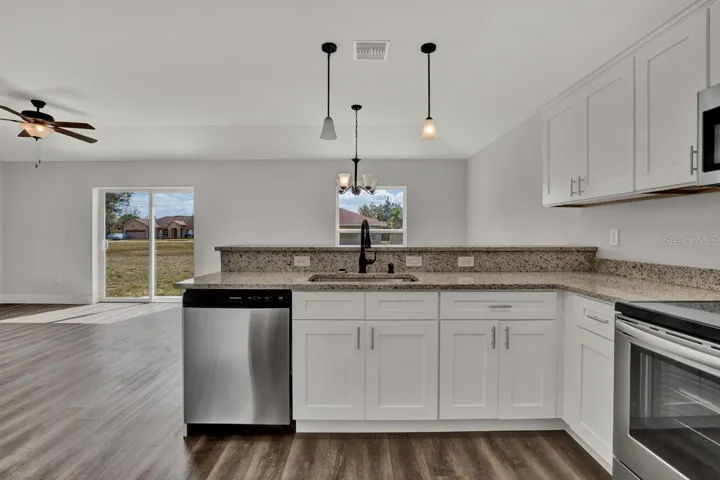 Model home colors not exact**