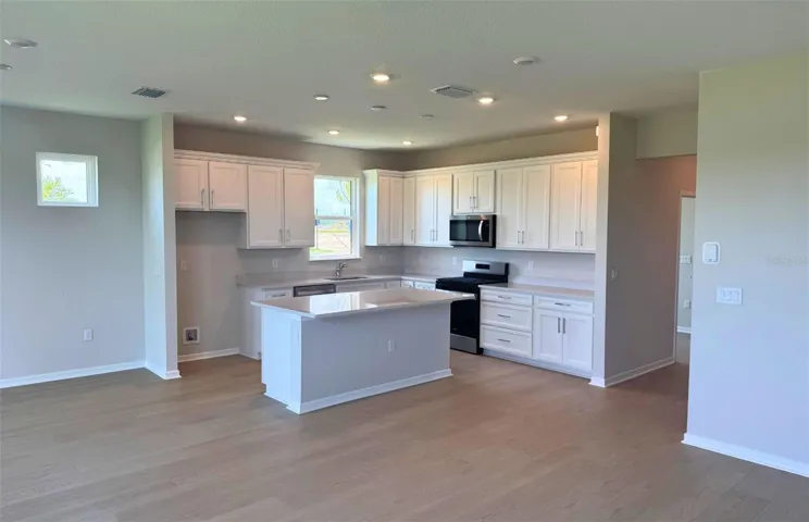 Actual home photo. Colors, finishes, textures and options may appear differently in person due to variations in monitors and viewing devices.