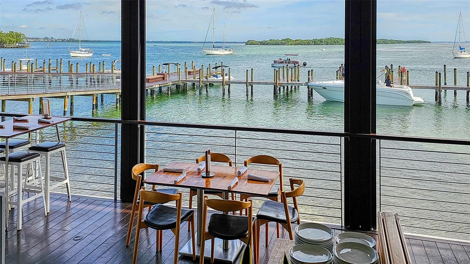 dock & dine eateries
