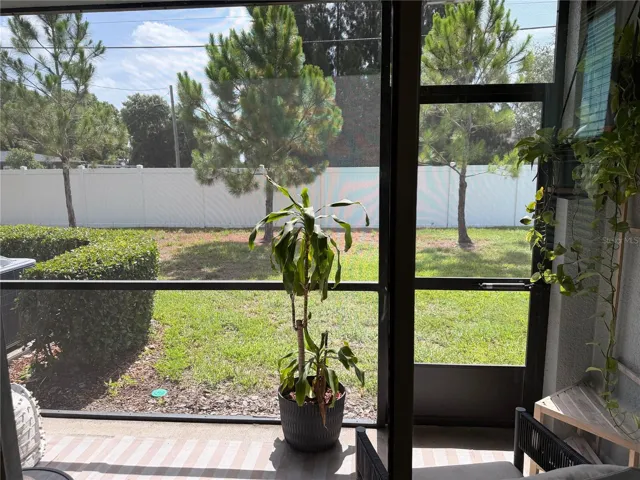 Screened in Lanai offering extended outdoor living space