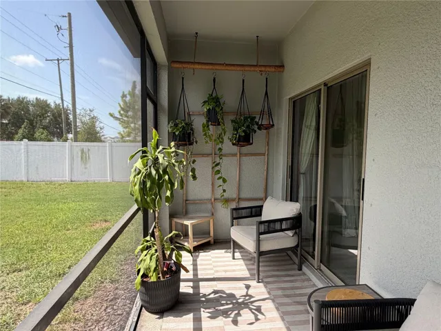 Screened in Lanai offering extended outdoor living space