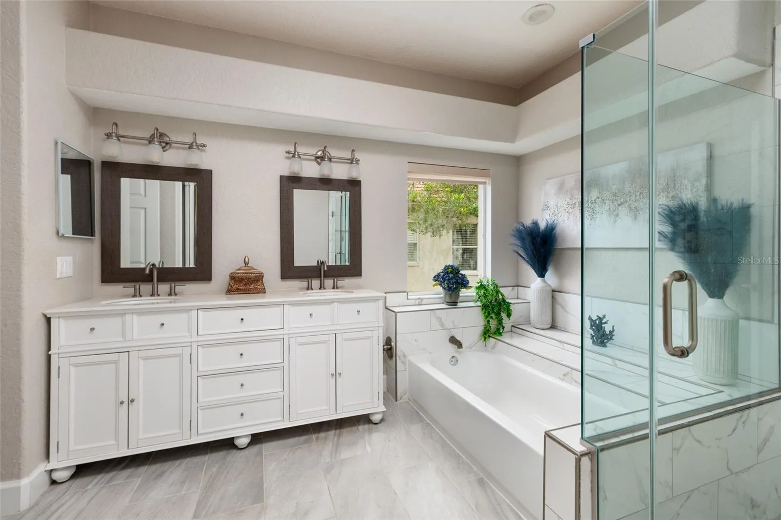 Double vanity