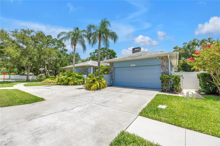 Oversized driveway with bonus circular for offstreet parking