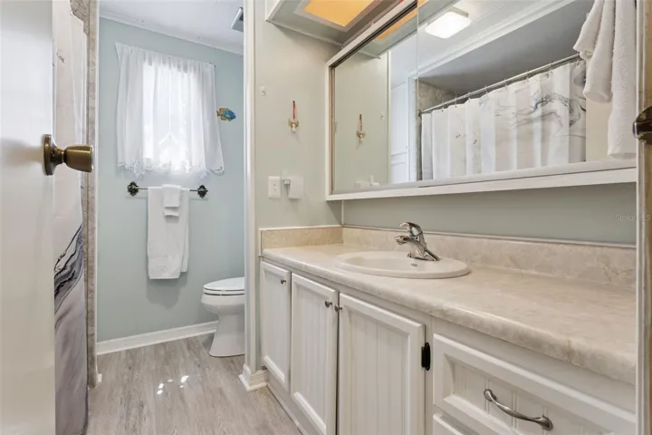 BATHROOM 2