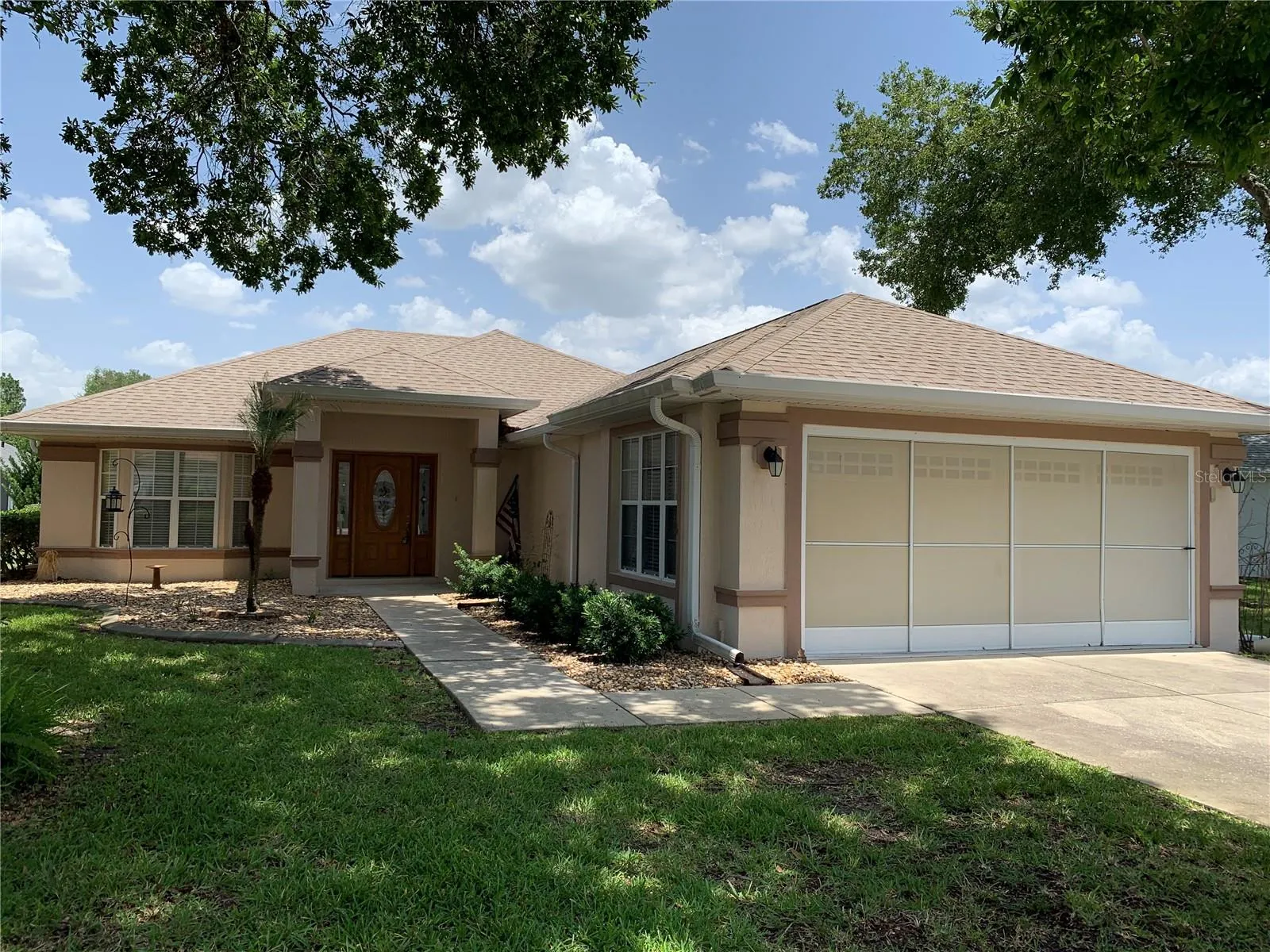 Oak Run move in ready!  Your next home!