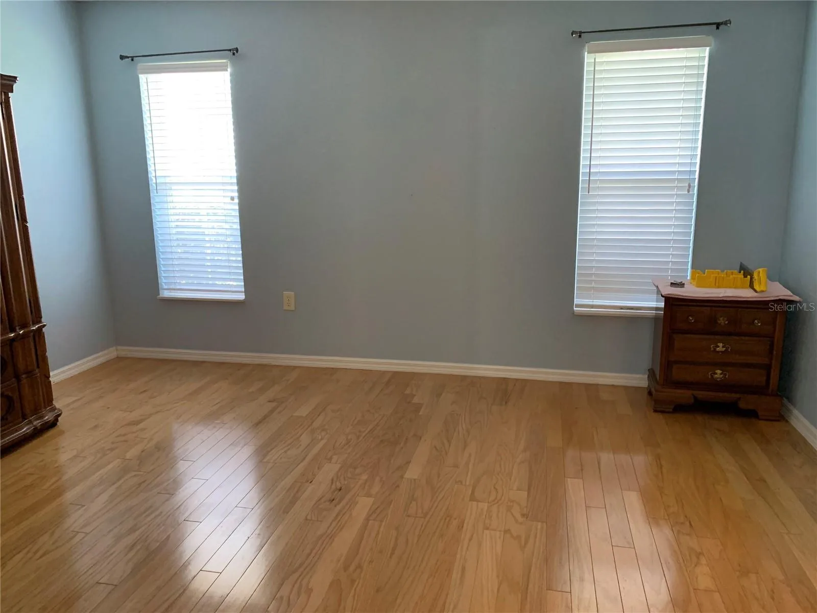 King size master bedroom offers walk-in closet and ensuite semi updated bath