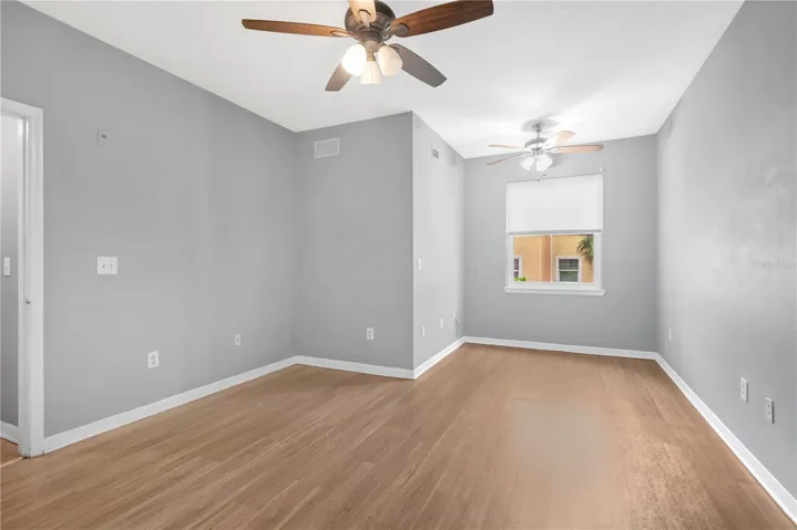 Large Primary Suite w/Sitting Area