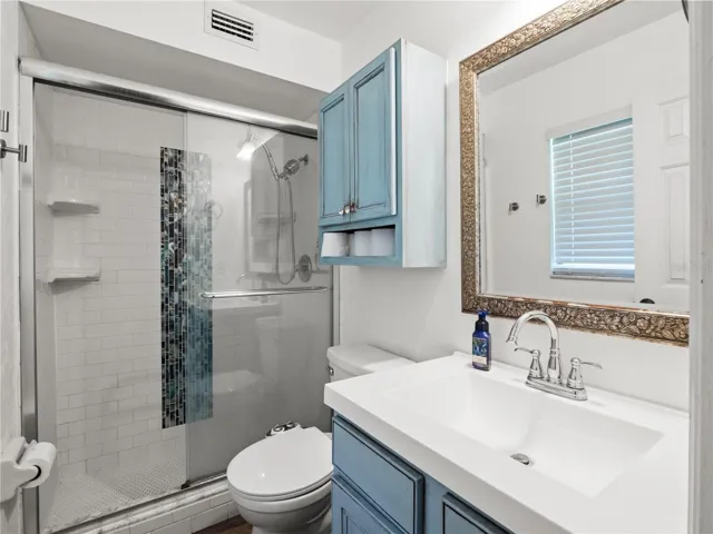 Primary en-suite