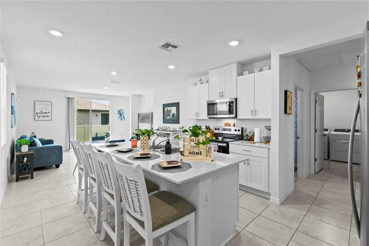 Eat-in kitchen