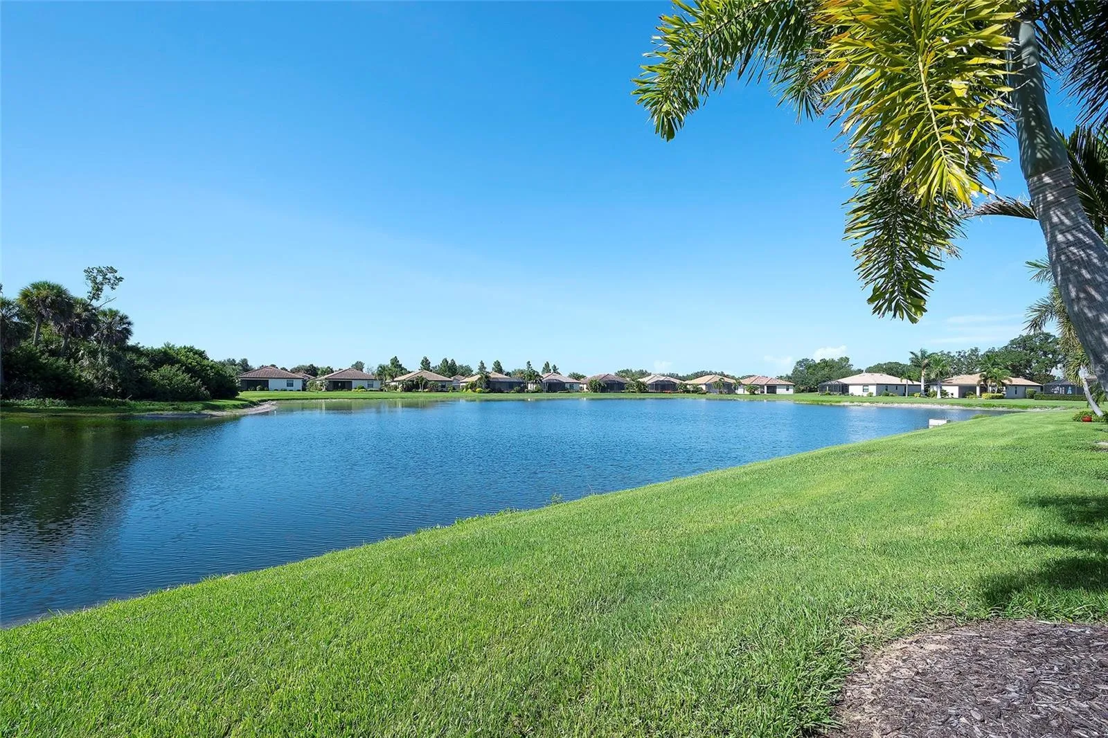 Private Lakefront Setting