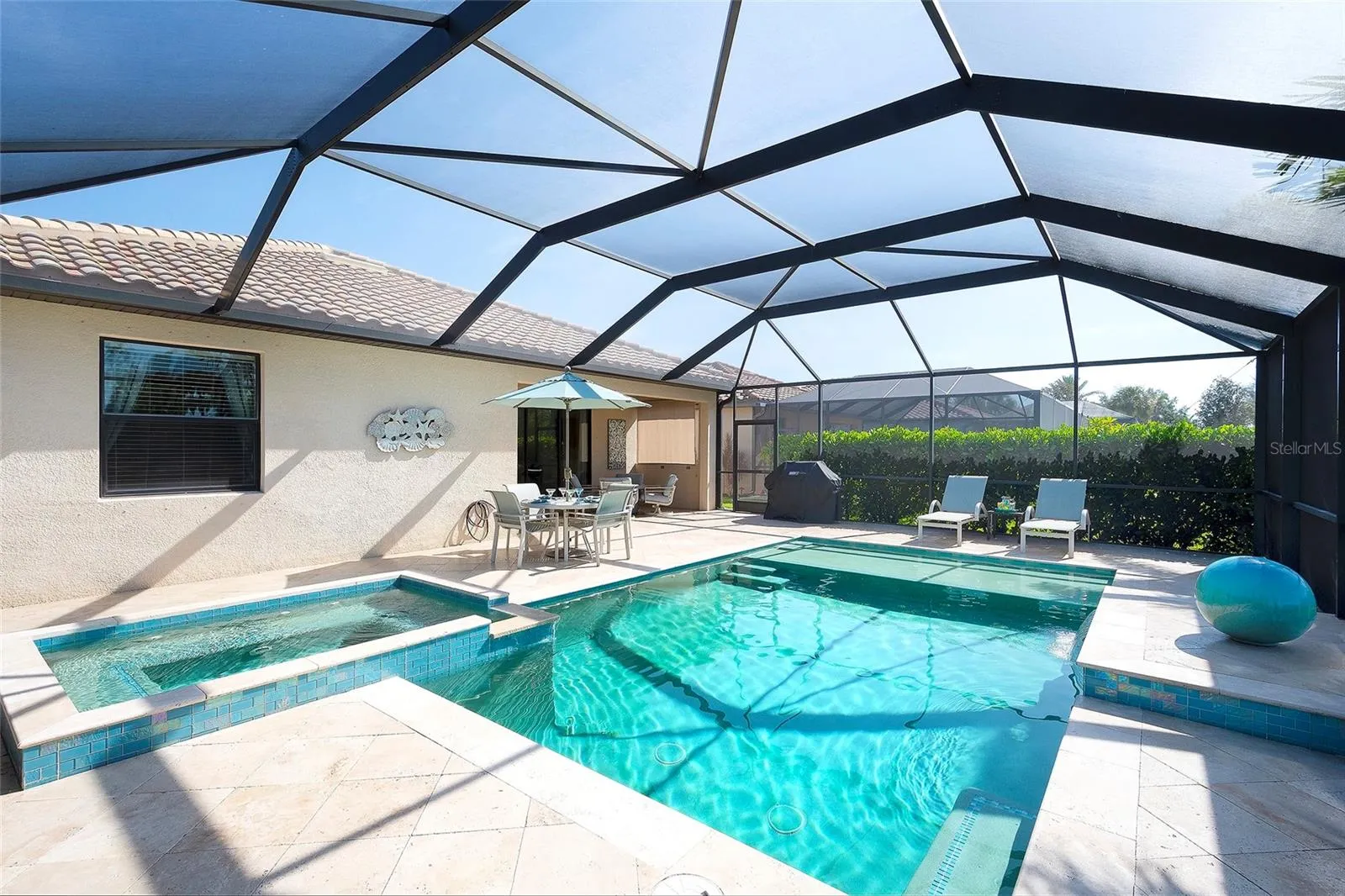 Oversized Screened Lanai