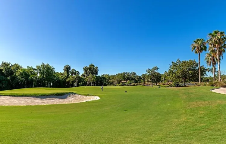 River Strand Golf