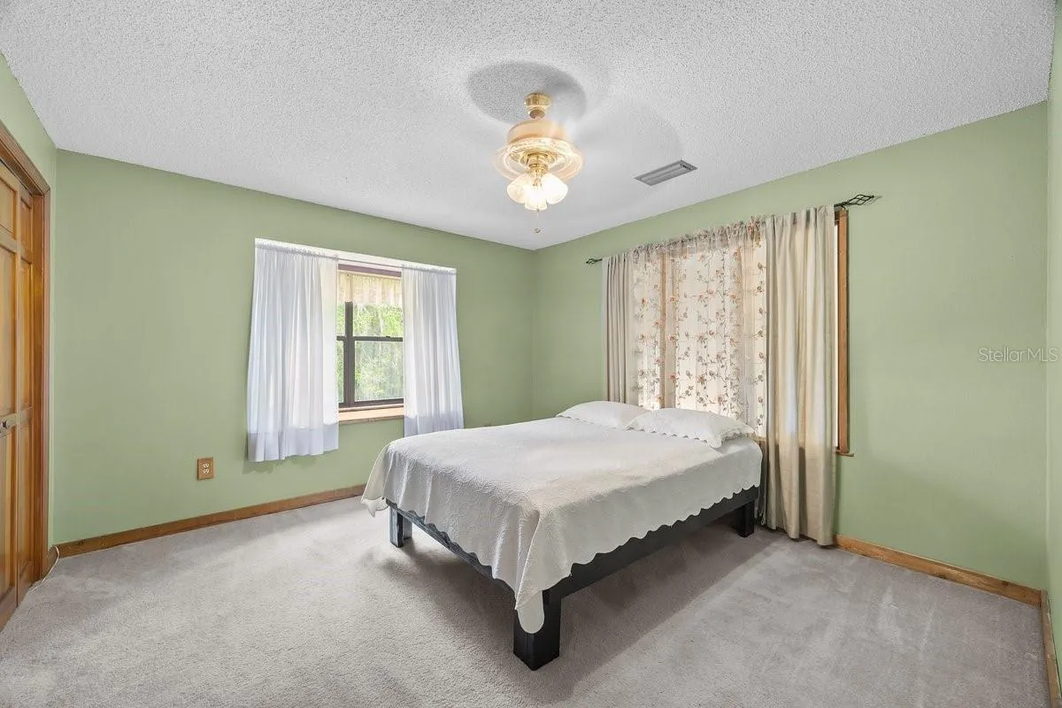 Bedroom 2 (2nd floor)