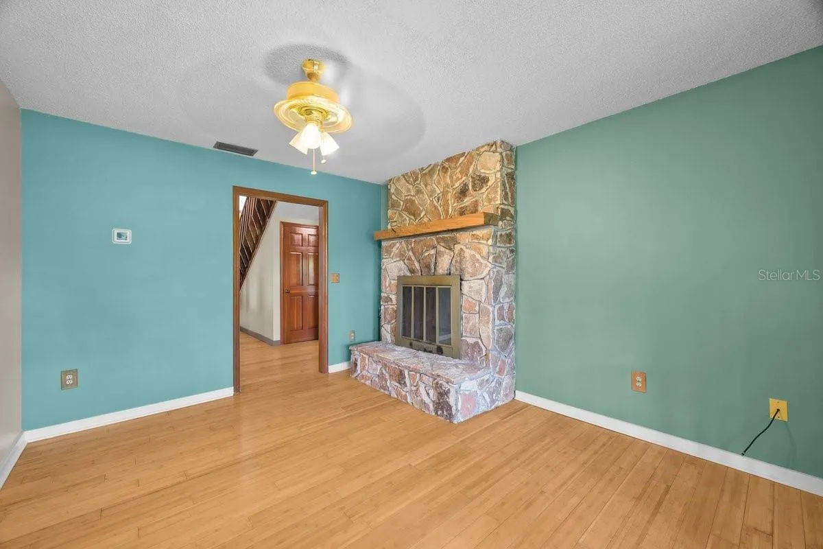 Bonus room/ family/office/ make it what you want 1st Floor