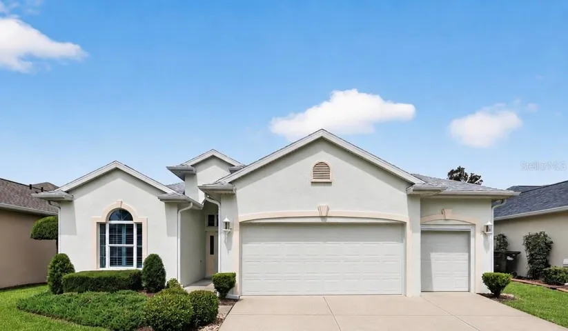 1042 SW 73rd Ct~ Oak Run
